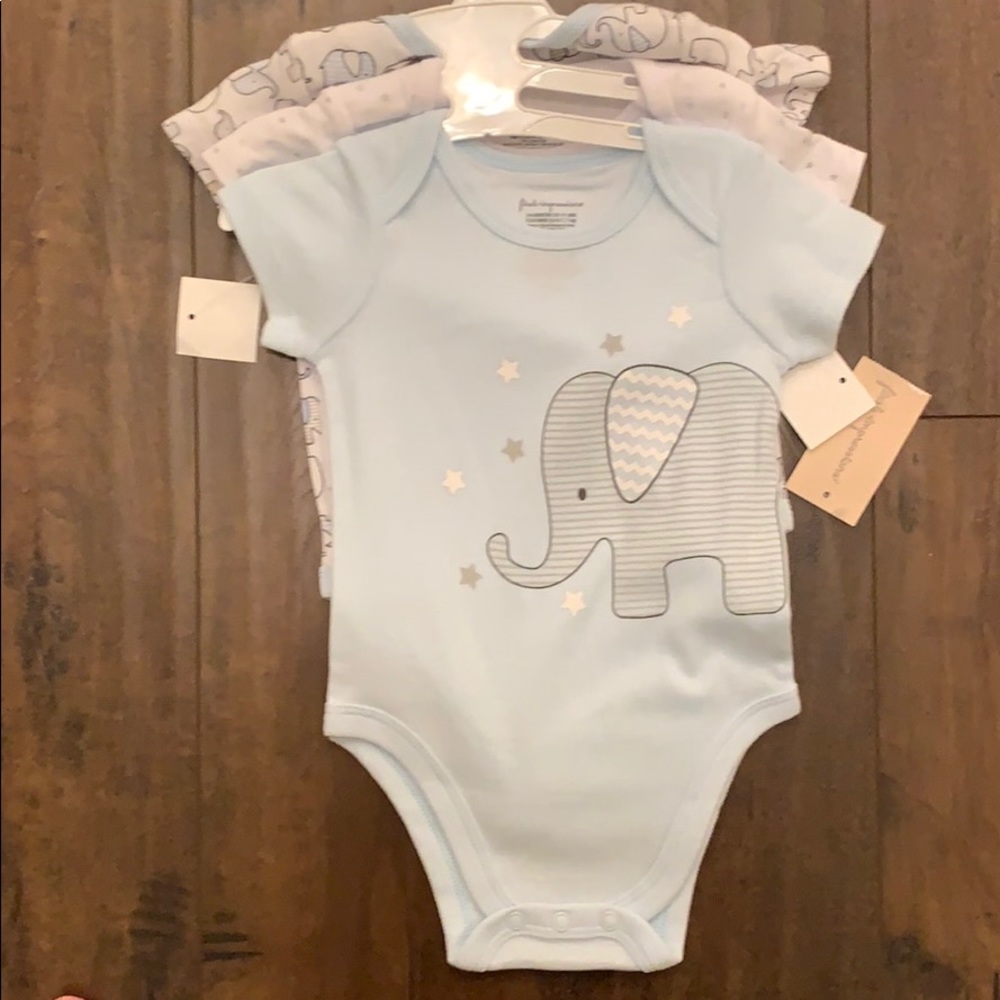 Never worn 3pack 3-6 month onesies